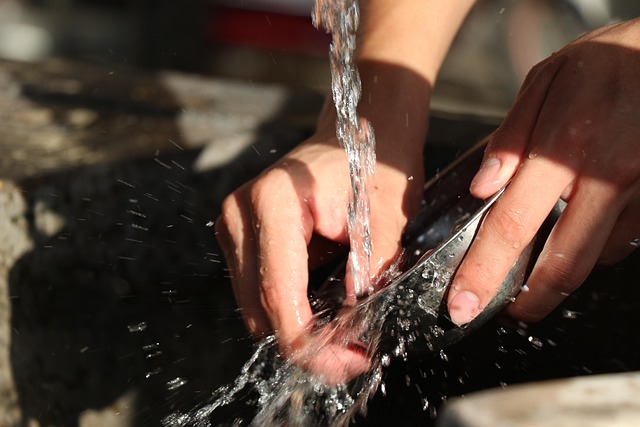 wash dishes